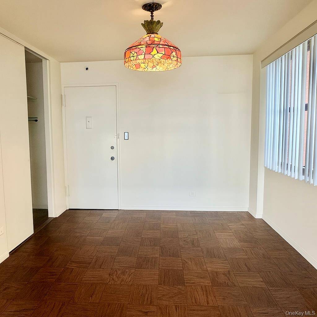 61-20 Grand Central Pkwy #B600, Forest Hills, NY 11375