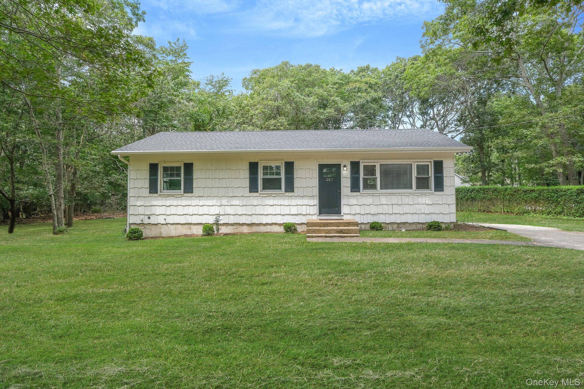267 Accabonac RD, East Hampton, NY 11937