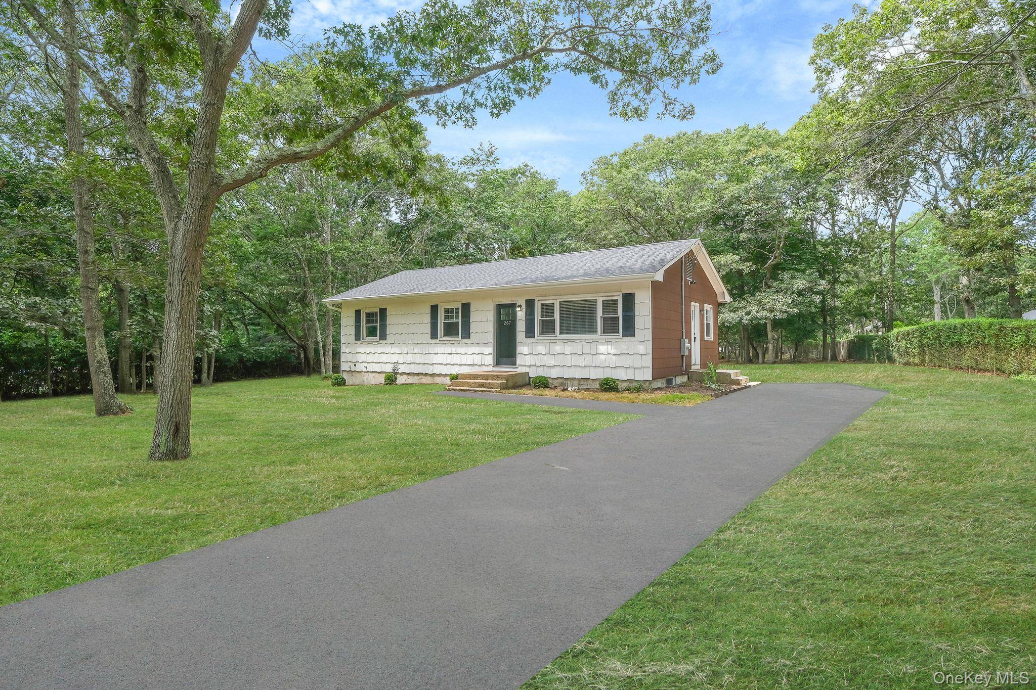 267 Accabonac RD, East Hampton, NY 11937