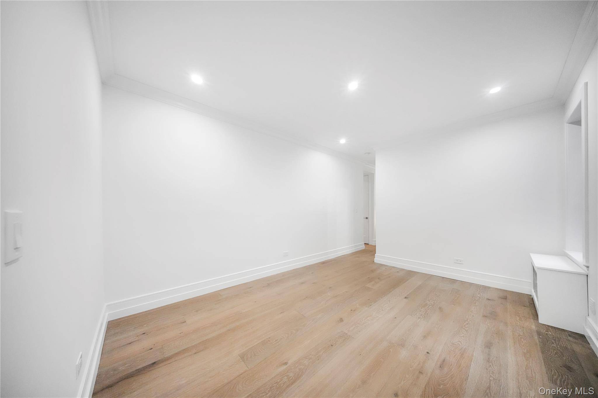 31-14 Crescent ST #5B, Astoria, NY 11106