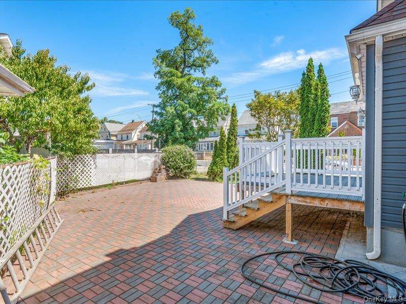 176-27 NW Sunbury RD, Jamaica, NY 11434