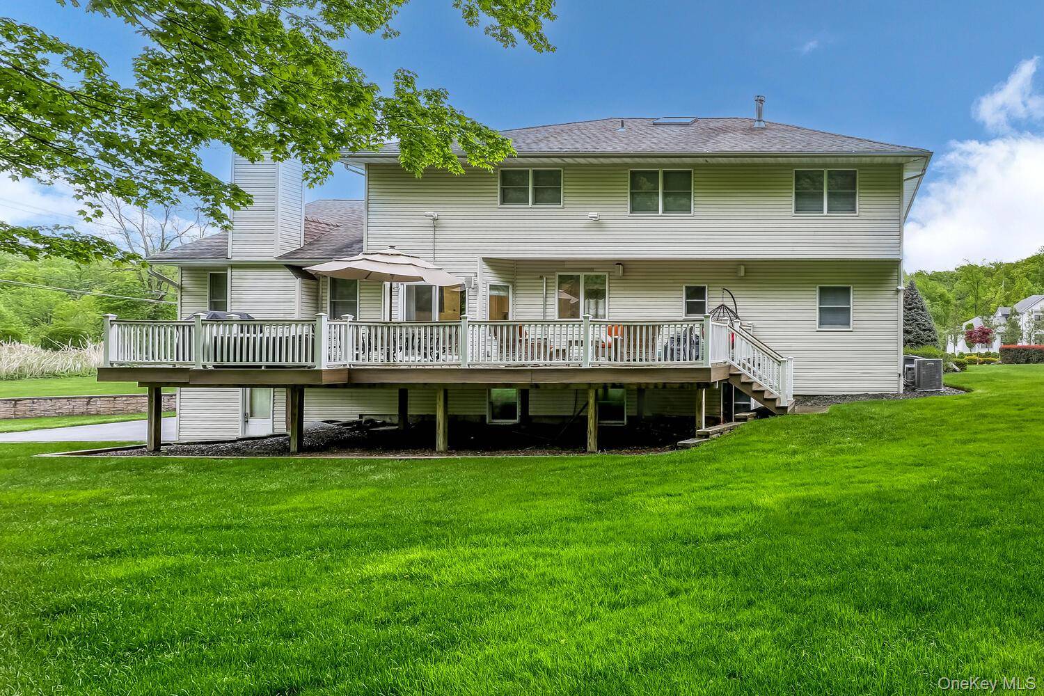 1 Litman LN, Suffern, NY 10901