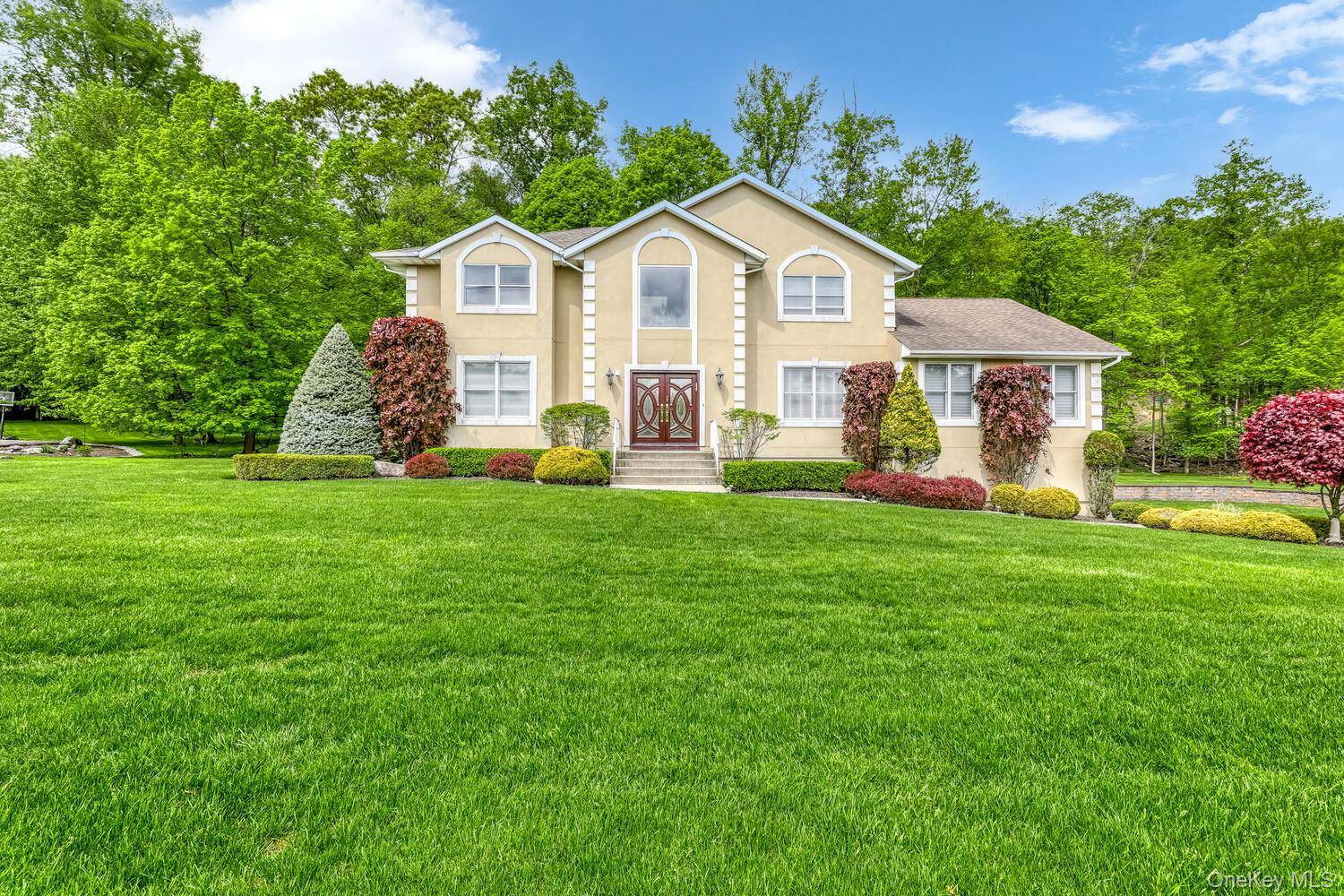 1 Litman LN, Suffern, NY 10901