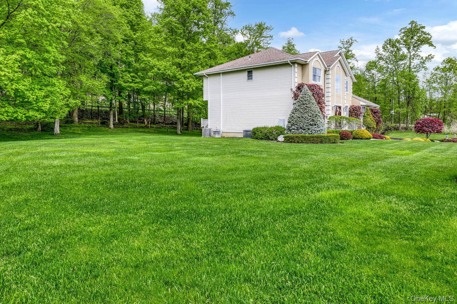 1 Litman LN, Suffern, NY 10901