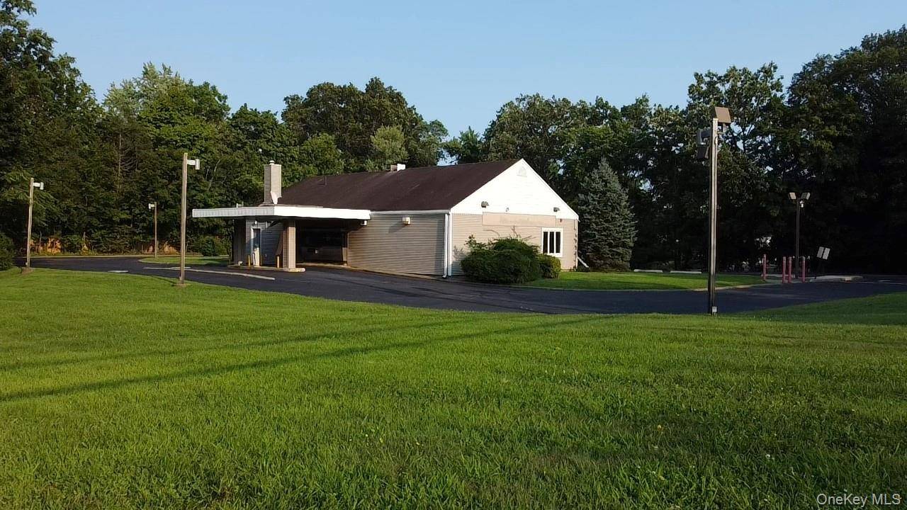 230 N Middletown RD, Pearl River, NY 10965
