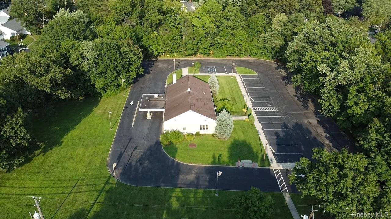 230 N Middletown RD, Pearl River, NY 10965