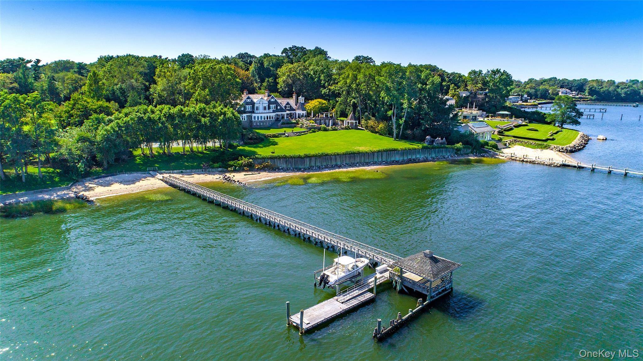 227 Dock LN, Great Neck, NY 11024