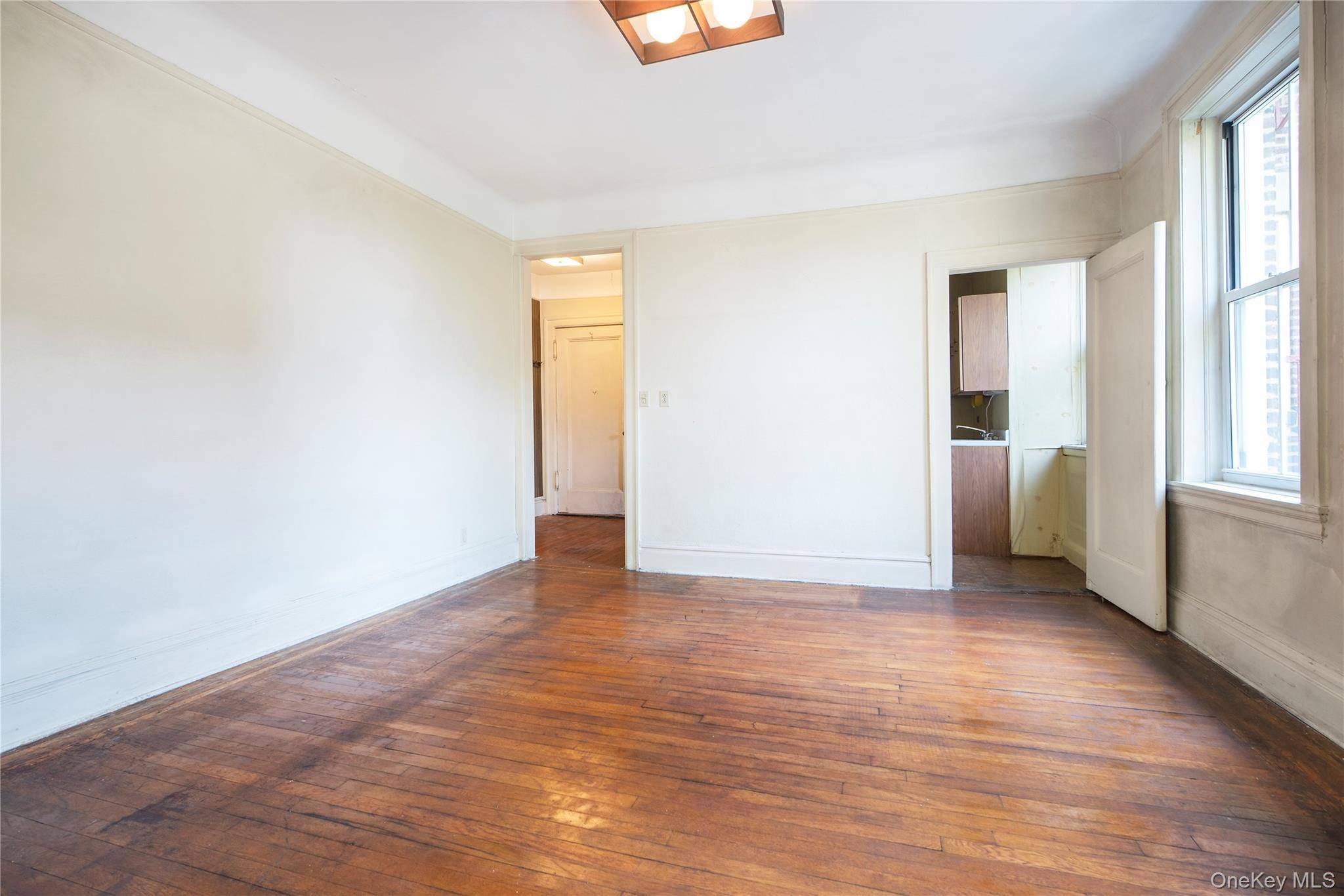 35-46 79 ST #43, Jackson Heights, NY 11372