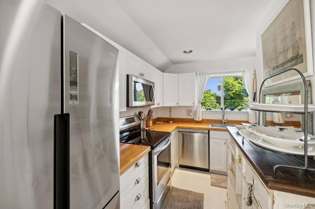 161 Monroe DR, Montauk, NY 11954