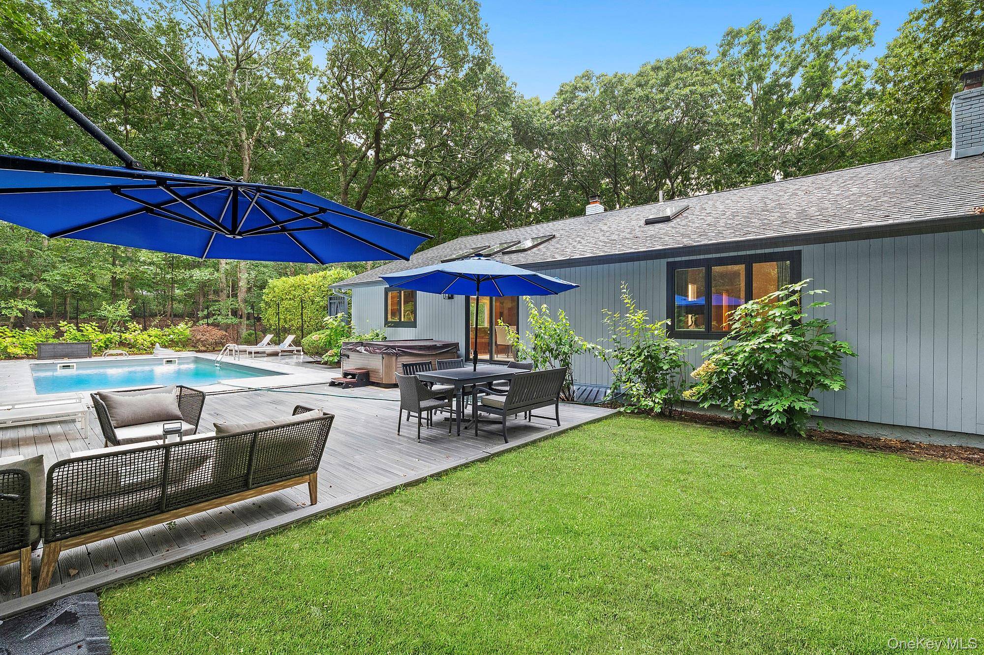 2723 Deerfield RD, Southampton, NY 11963