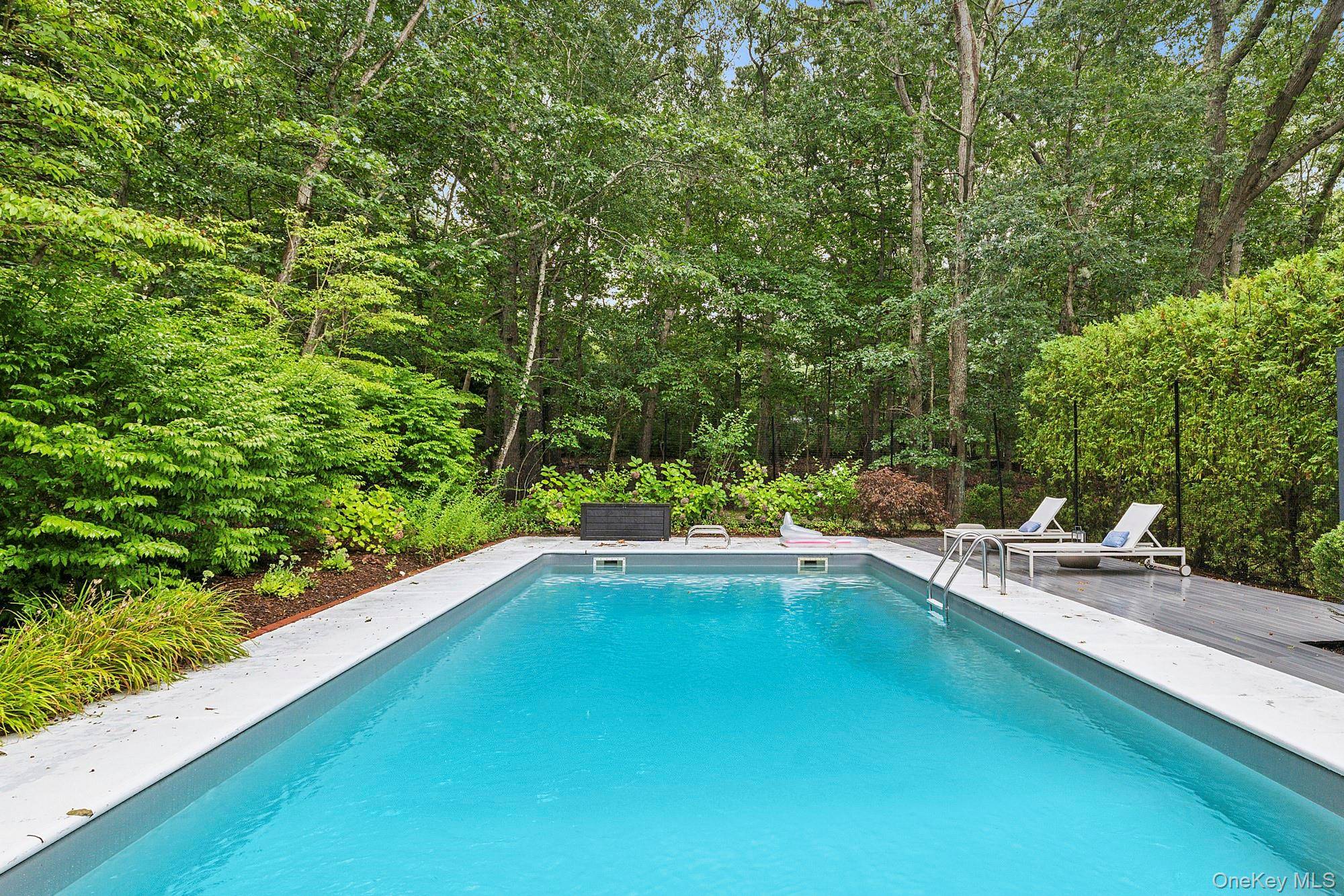 2723 Deerfield RD, Southampton, NY 11963