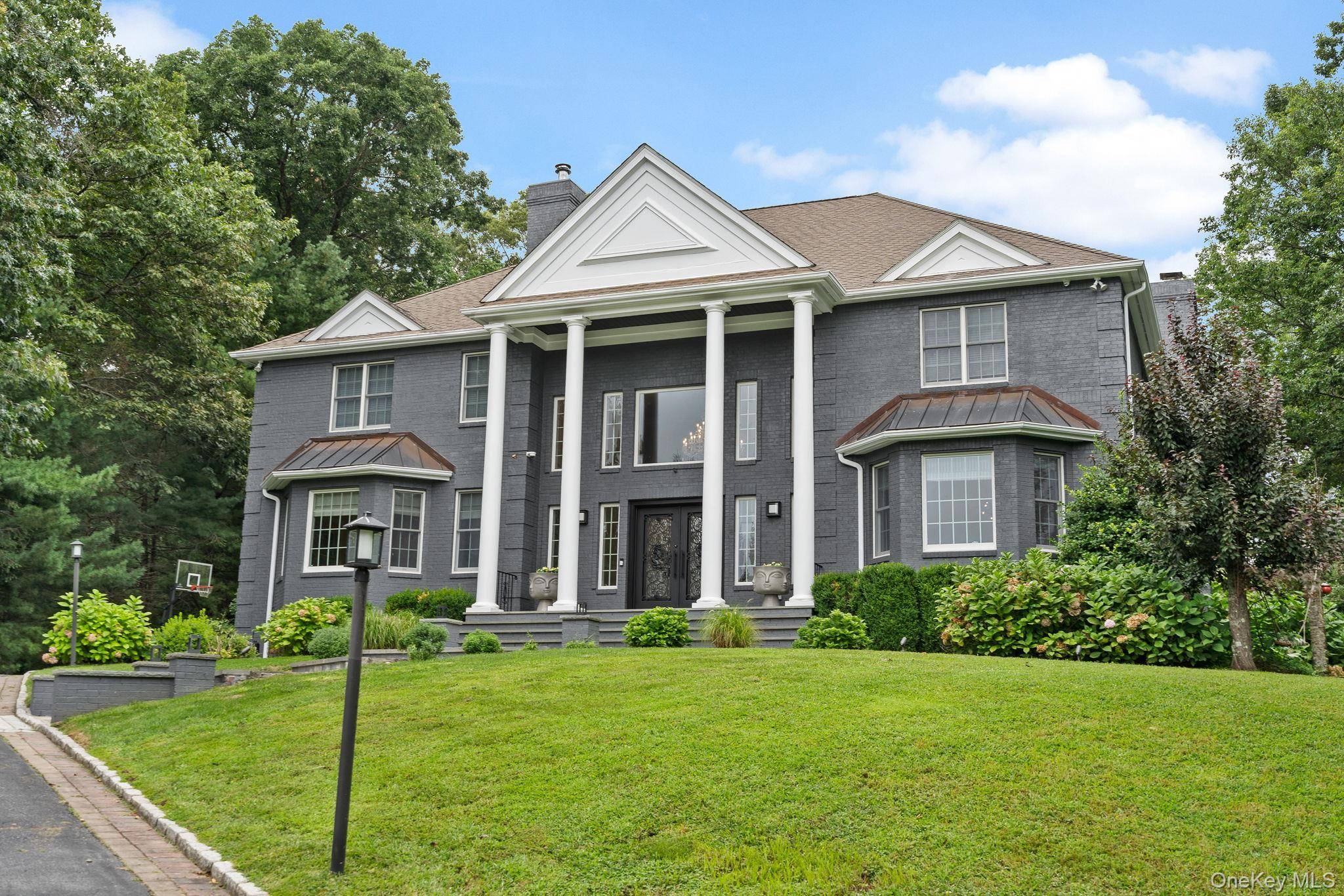 20 Stonewall CIR, West Harrison, NY 10604
