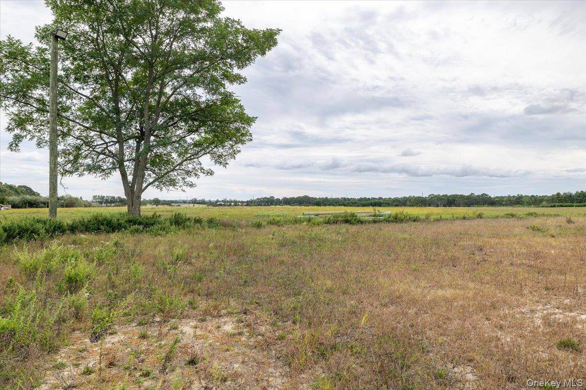 1535 Middle RD, Calverton, NY 11933