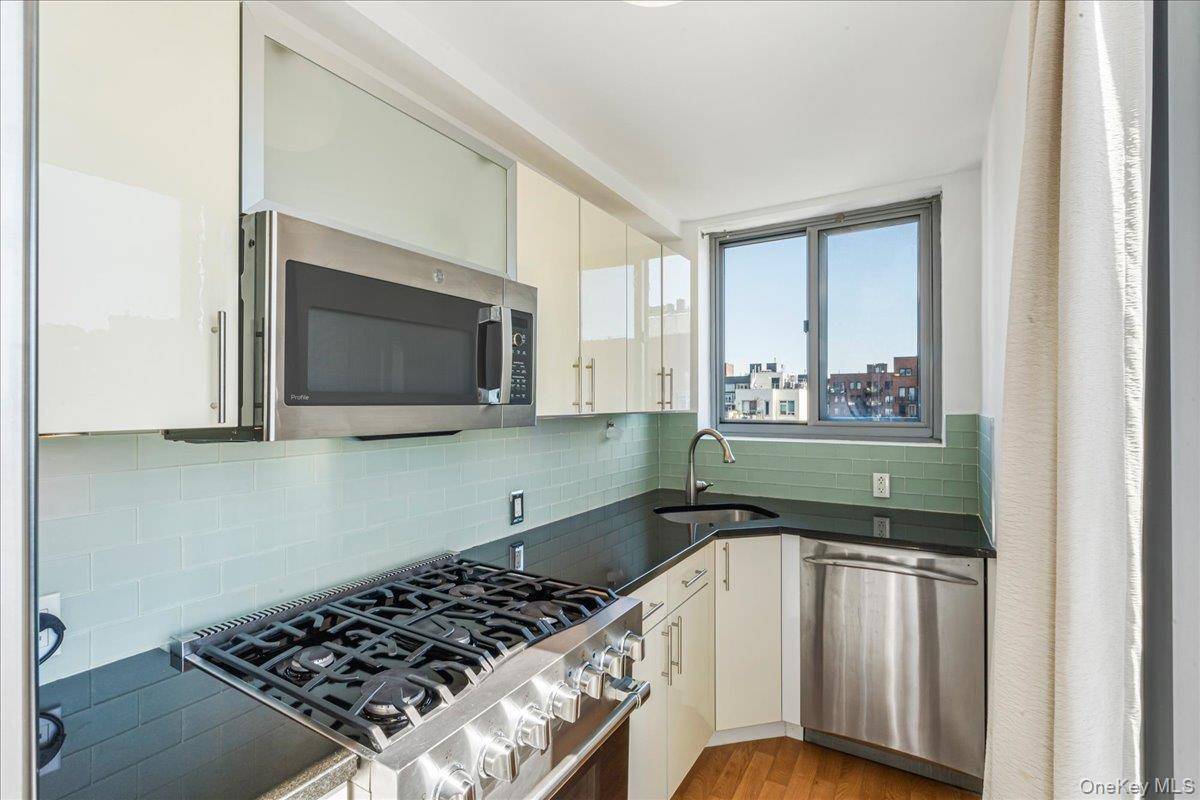 236 N 7th ST #4L, Brooklyn, NY 11211