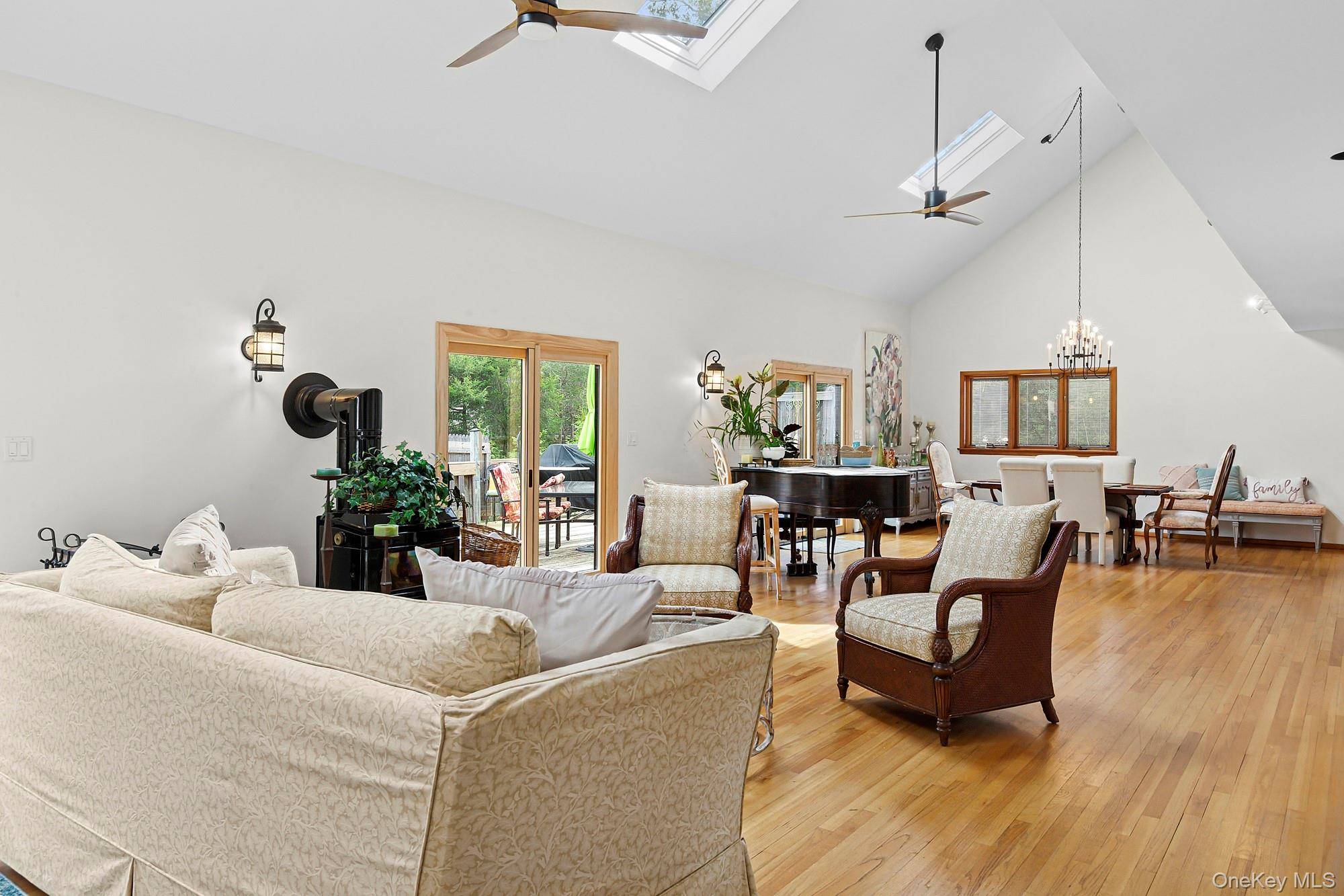 624 Noyack RD, Southampton, NY 11968