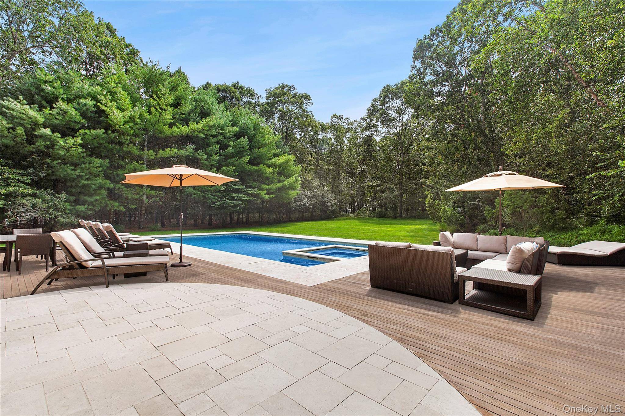 20 Devonshire LN, Amagansett, NY 11930