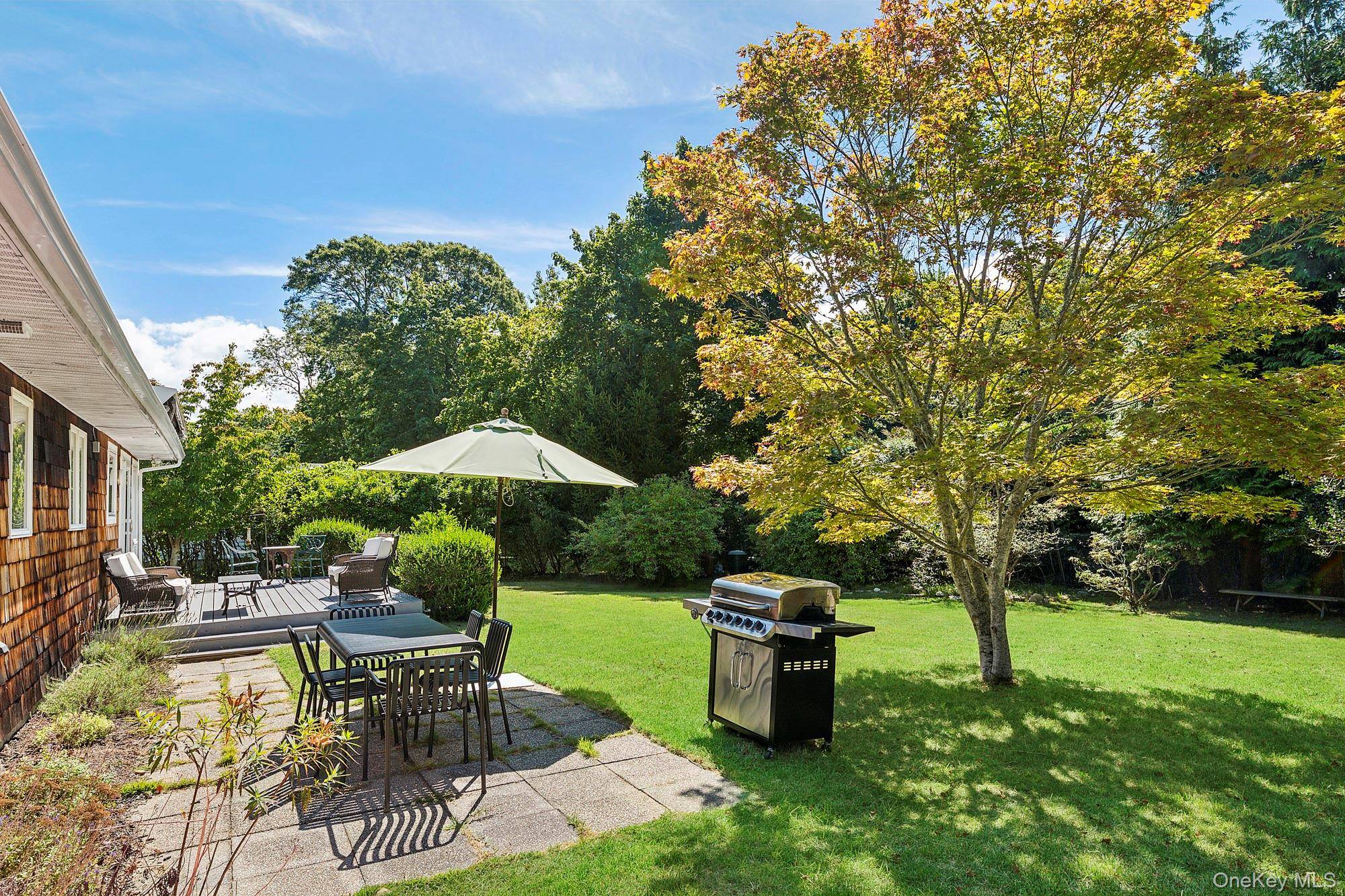35 Bayberry LN, Sag Harbor, NY 11963