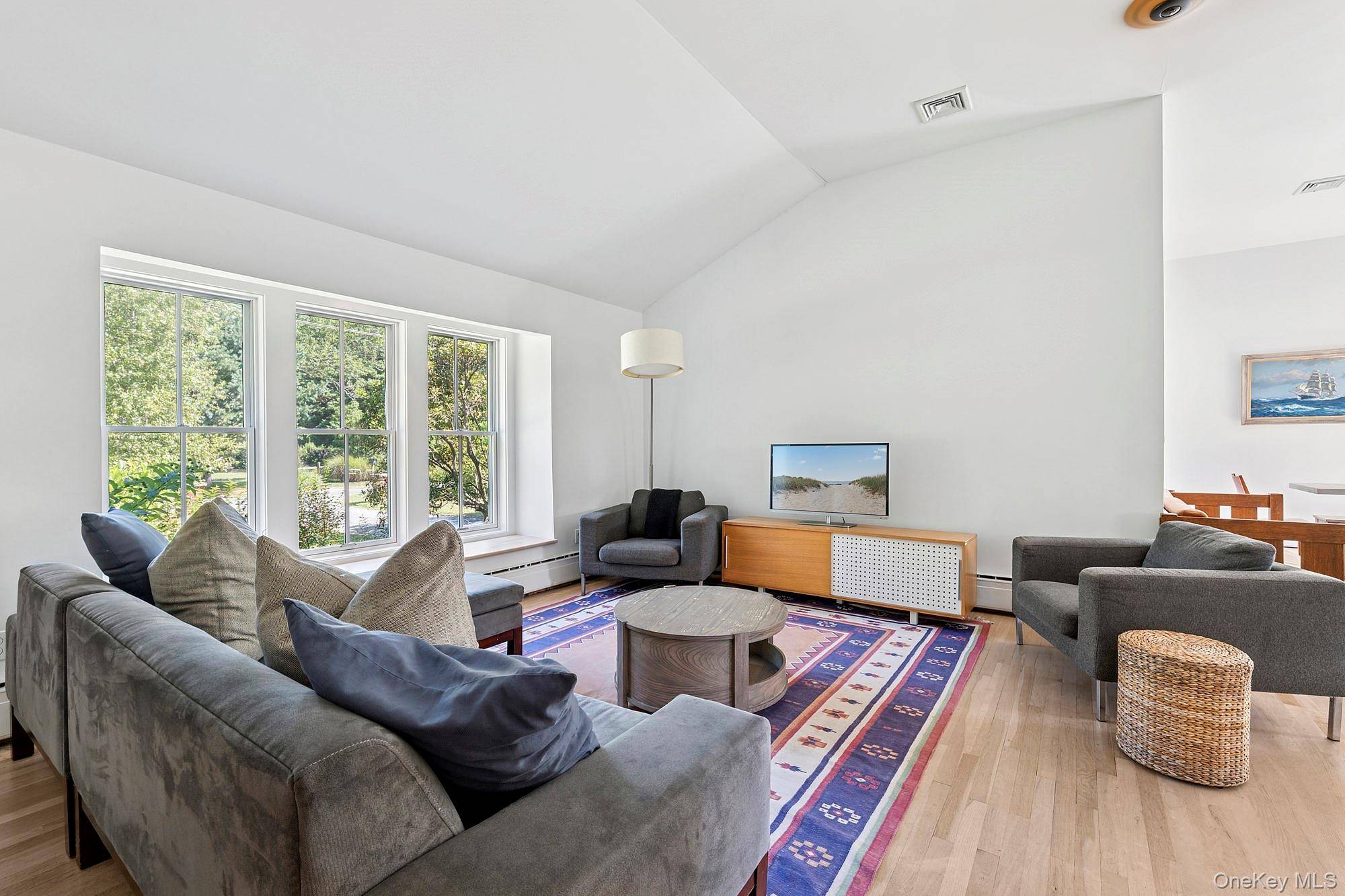 35 Bayberry LN, Sag Harbor, NY 11963