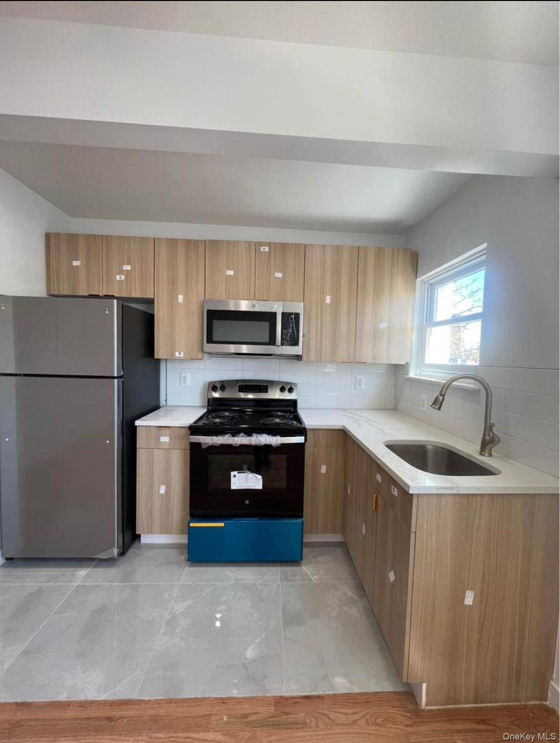 718 Rosedale AVE, Bronx, NY 10473