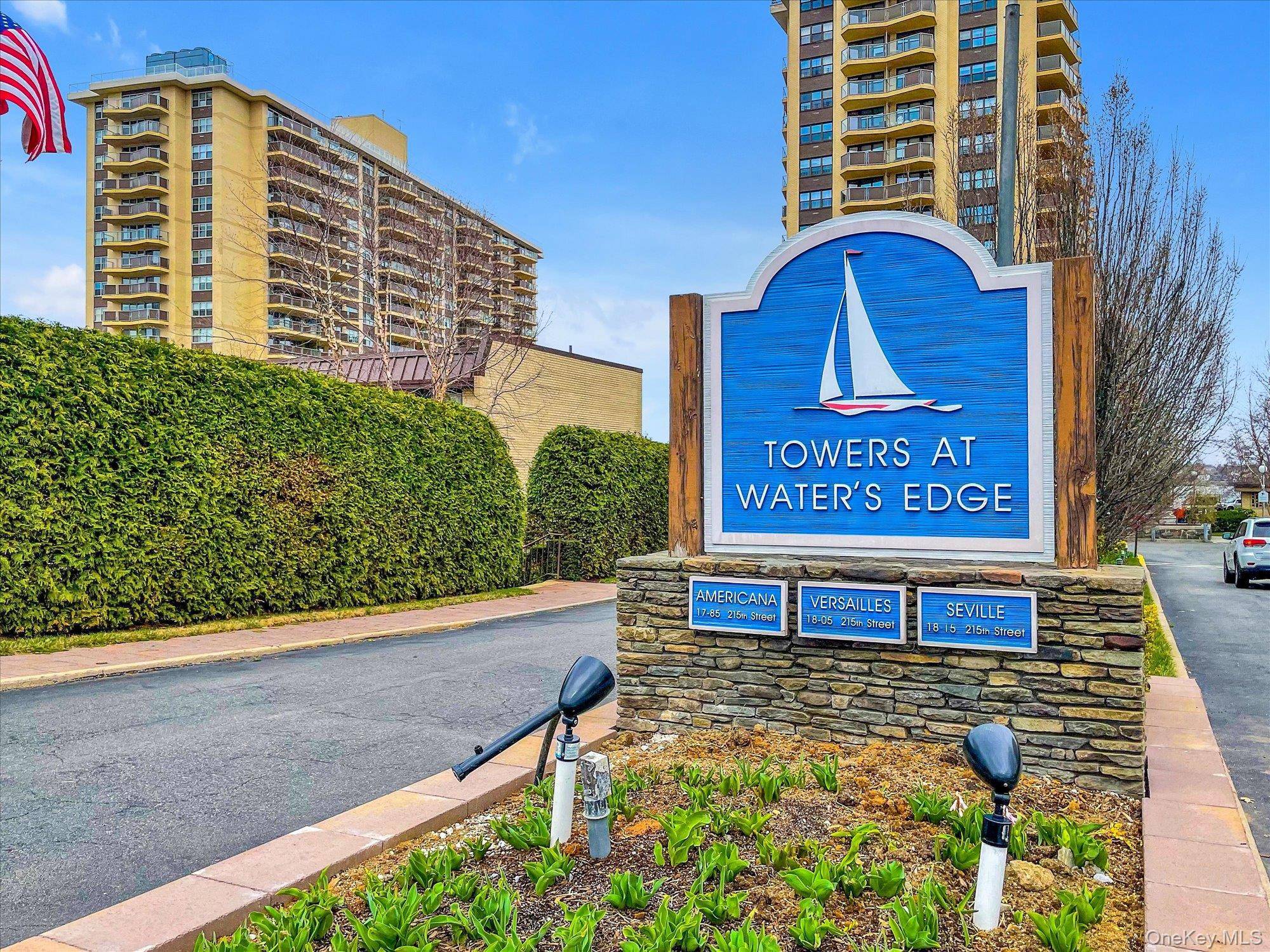 1785 215th ST #17E, Bayside, NY 11360