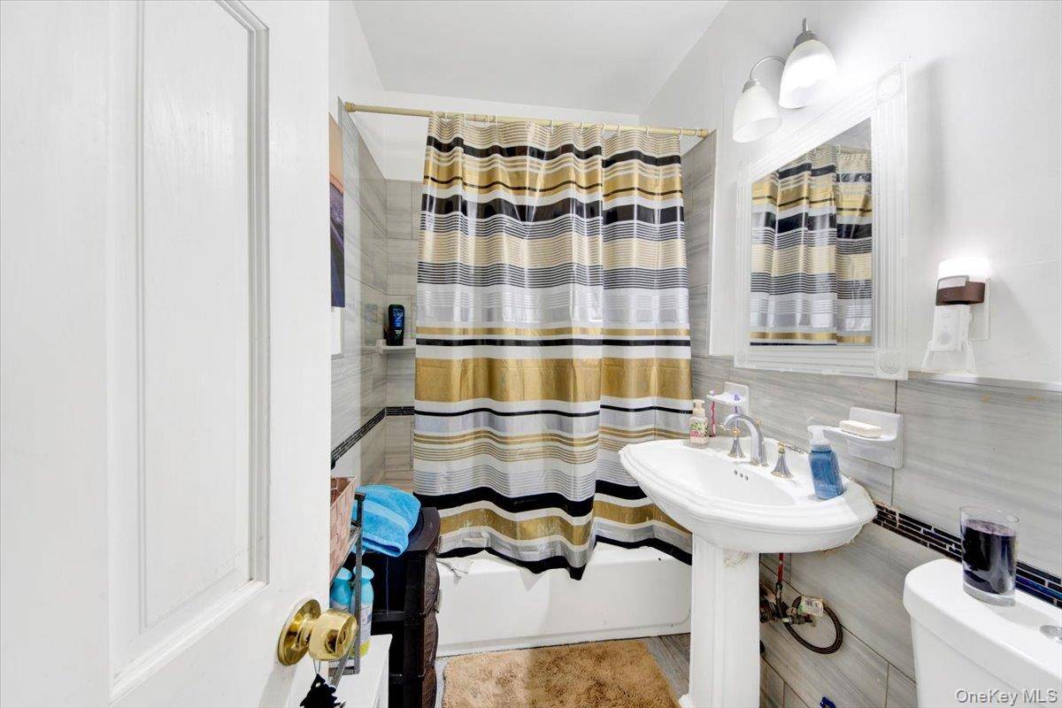 4122 Wickham AVE, Bronx, NY 10466