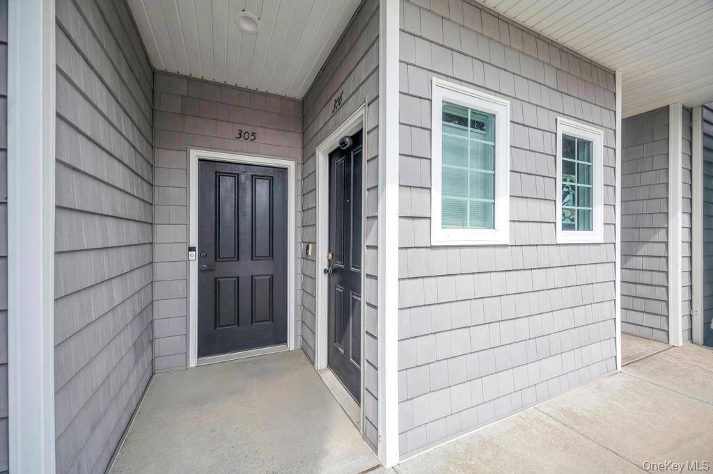 305 Okeefe CT, Oakdale, NY 11769