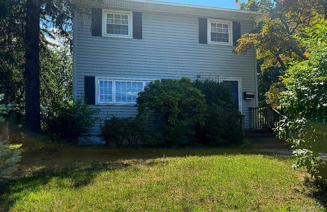 109 Cherry DR, Plainview, NY 11803