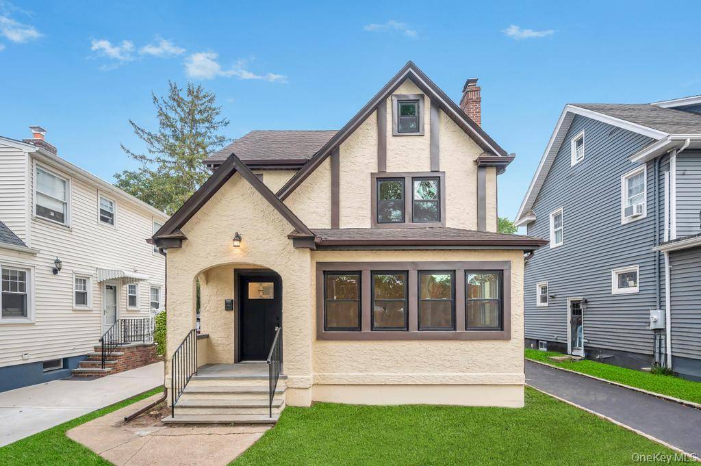 103 Calla AVE, Floral Park, NY 11001