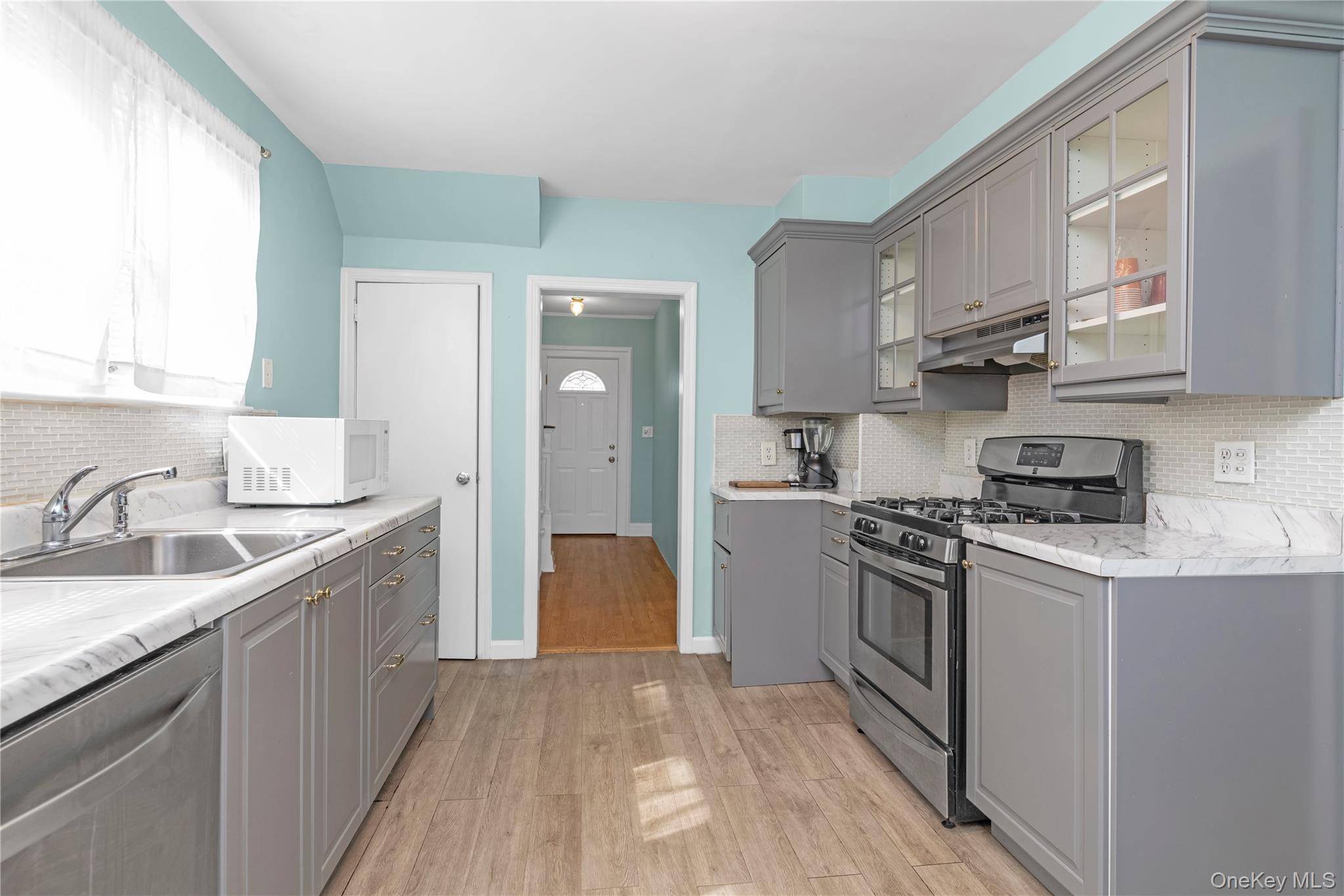 24 Walnut ST, Westbury, NY 11590
