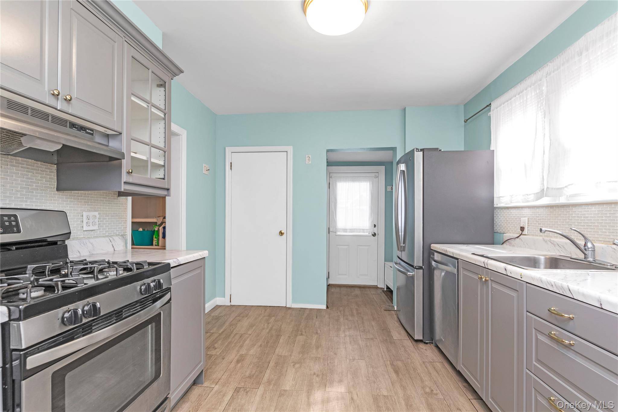 24 Walnut ST, Westbury, NY 11590