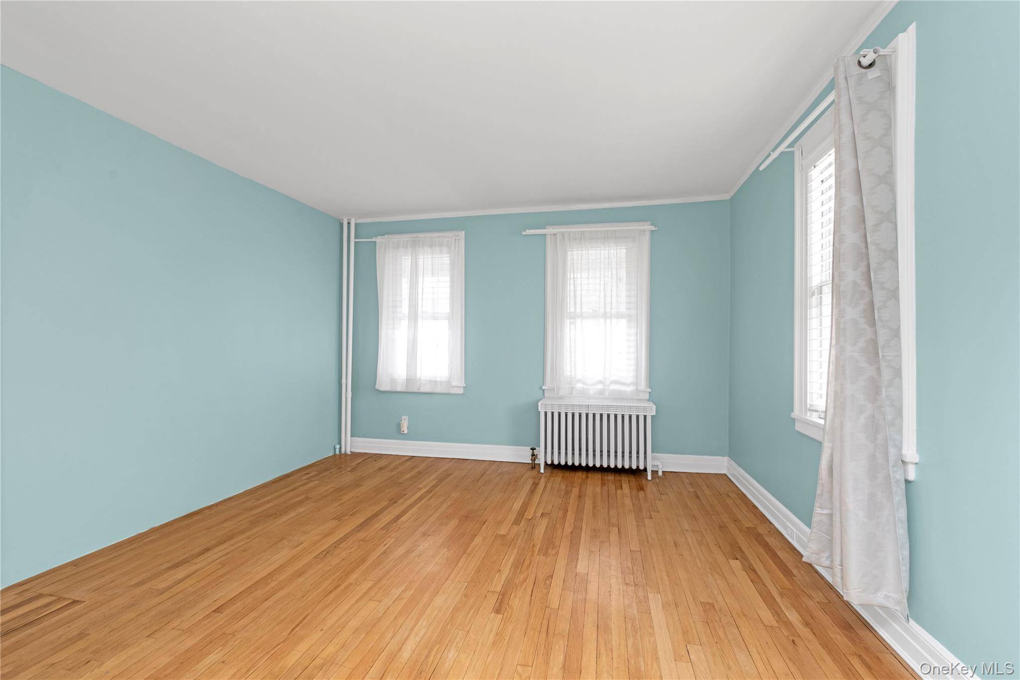 24 Walnut ST, Westbury, NY 11590