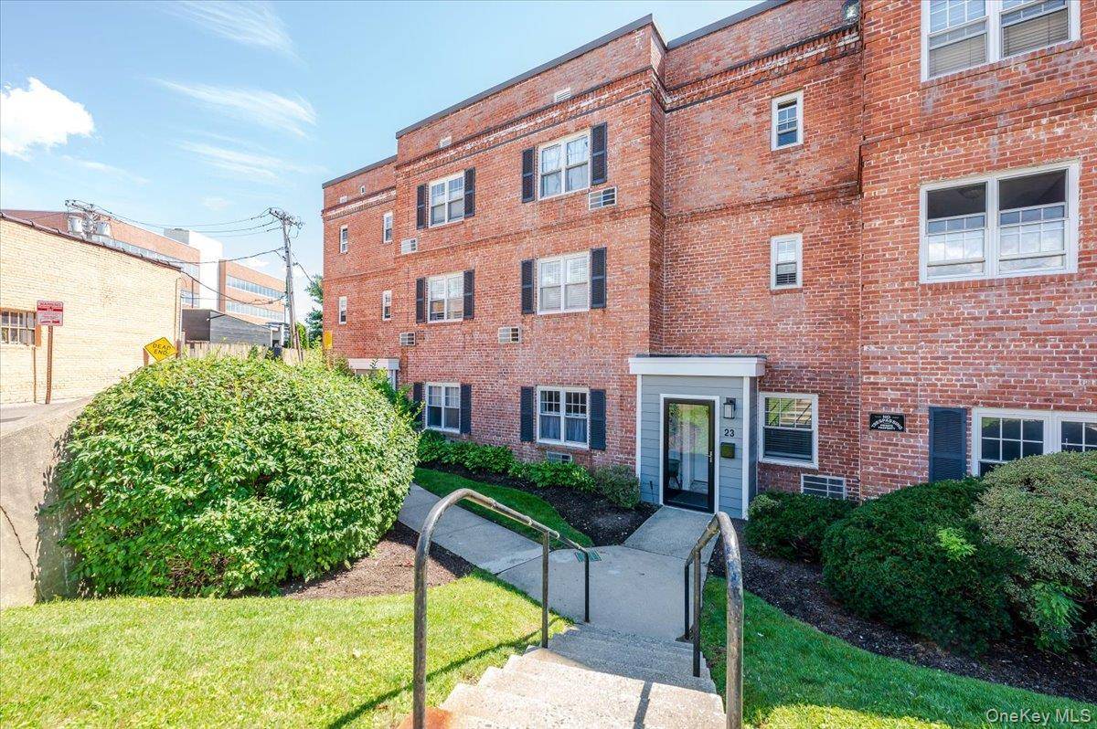 23 S Village AVE, Rockville Centre, NY 11570