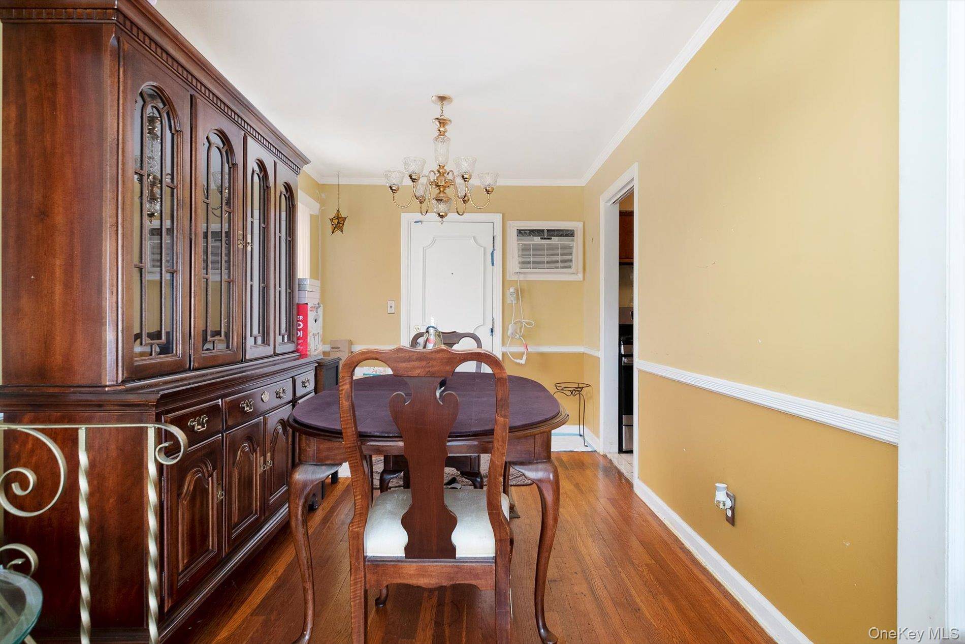 472 Emerson ST, Uniondale, NY 11553