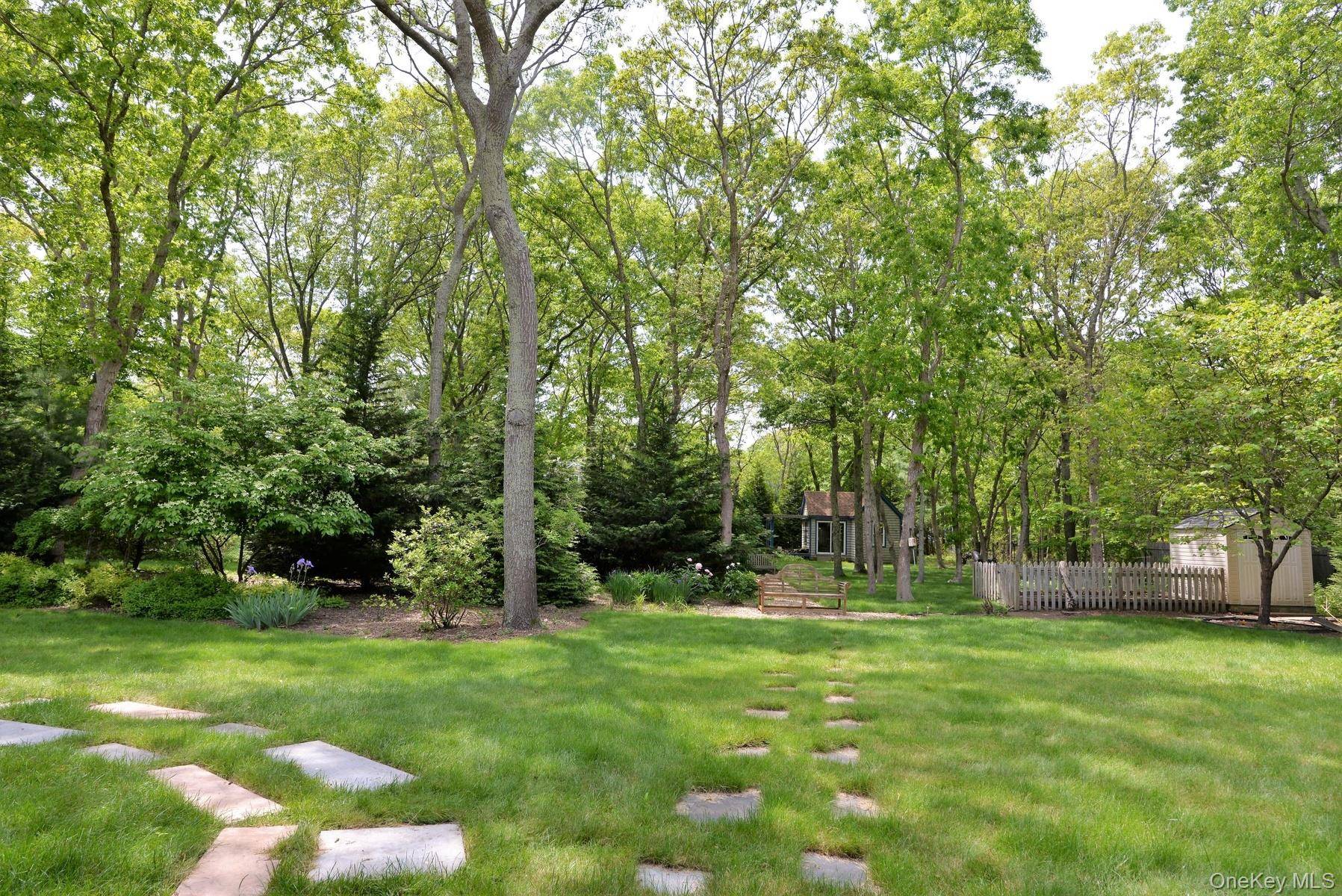 11 West DR, East Hampton, NY 11937
