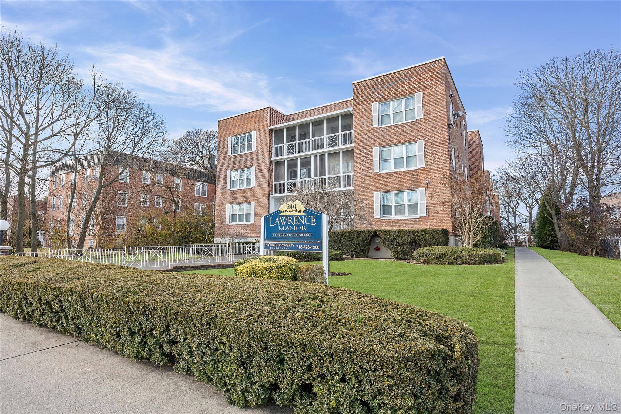 240 Central AVE #2F, Lawrence, NY 11559