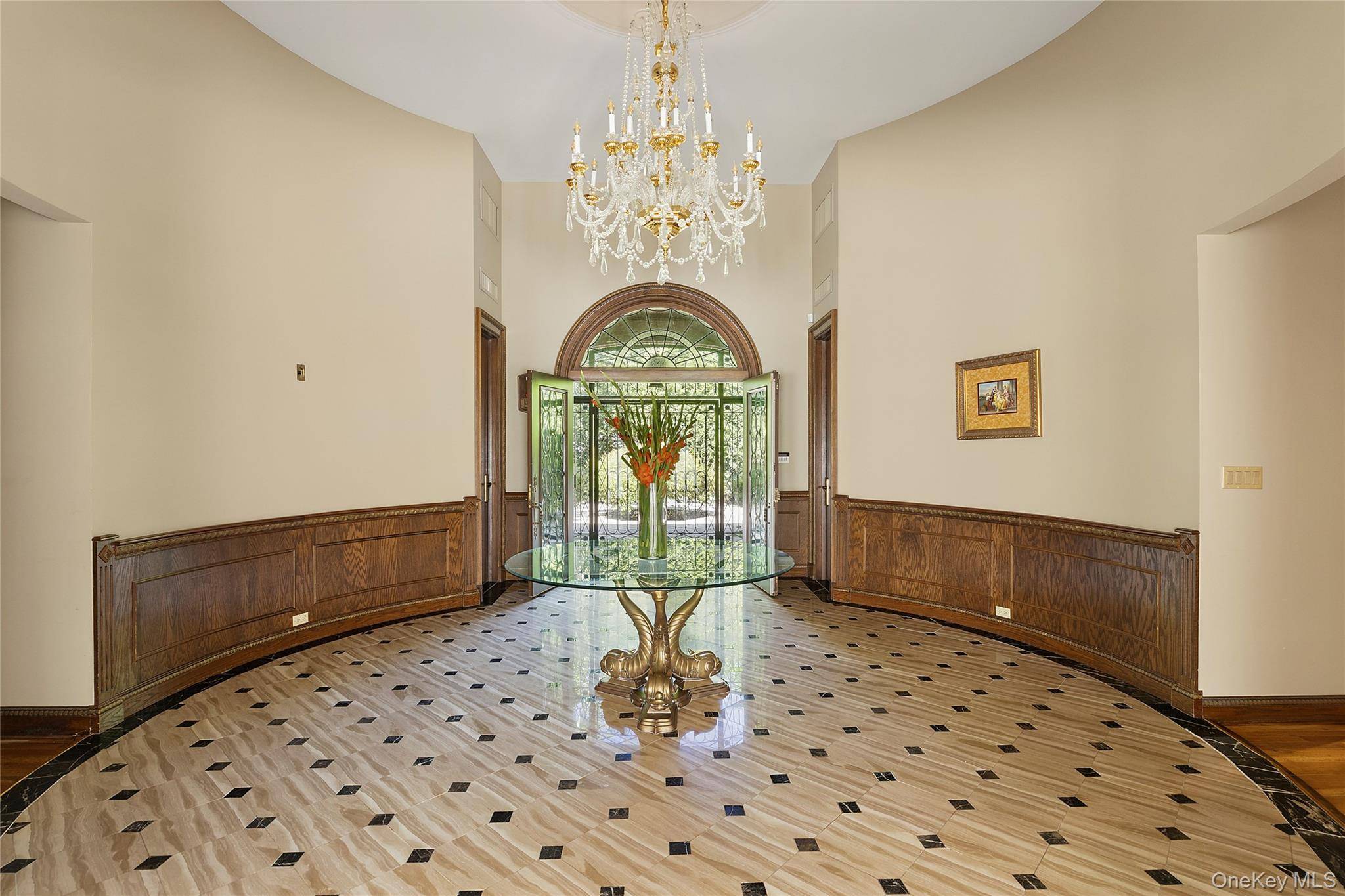 13 Chanticlare DR, Manhasset, NY 11030