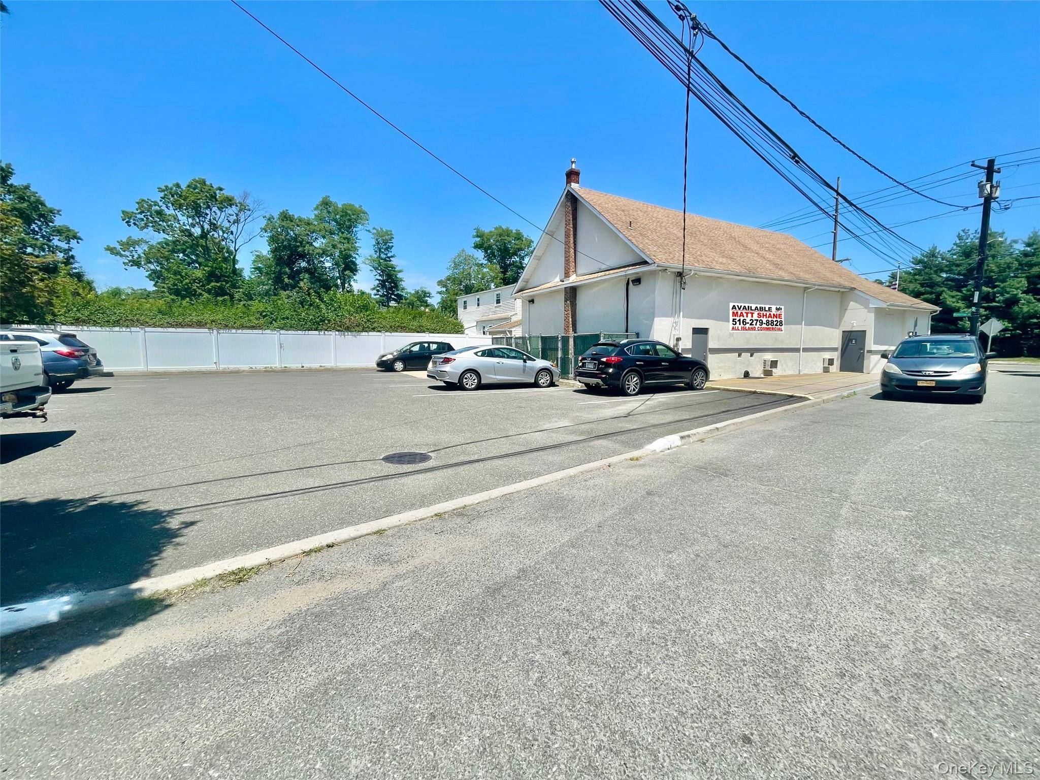 1298 Newbridge RD, Bellmore, NY 11710