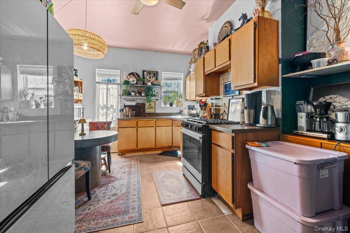 124 Grove ST, Brooklyn, NY 11221