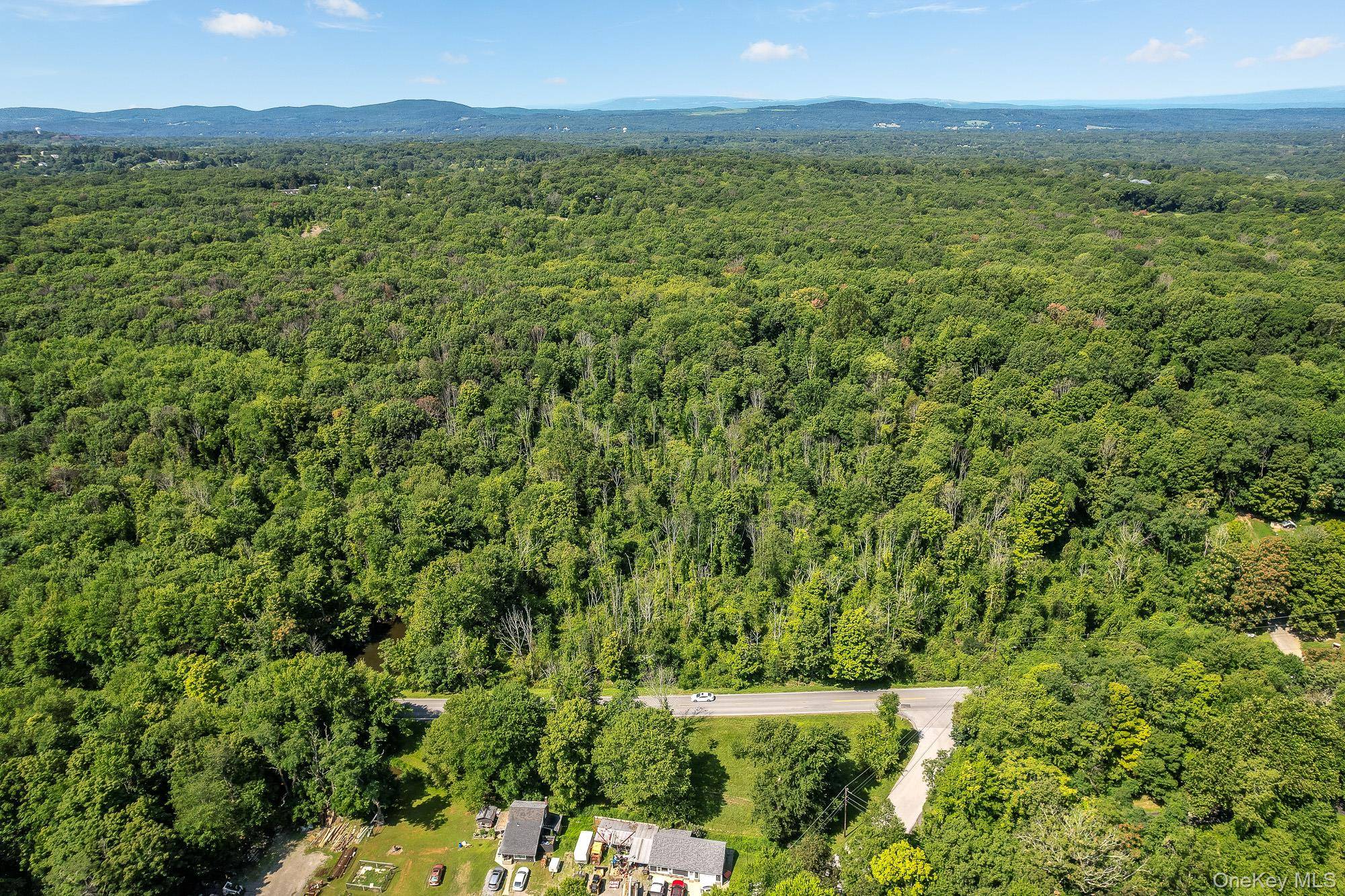 155 S Quaker LN, Hyde Park, NY 12538