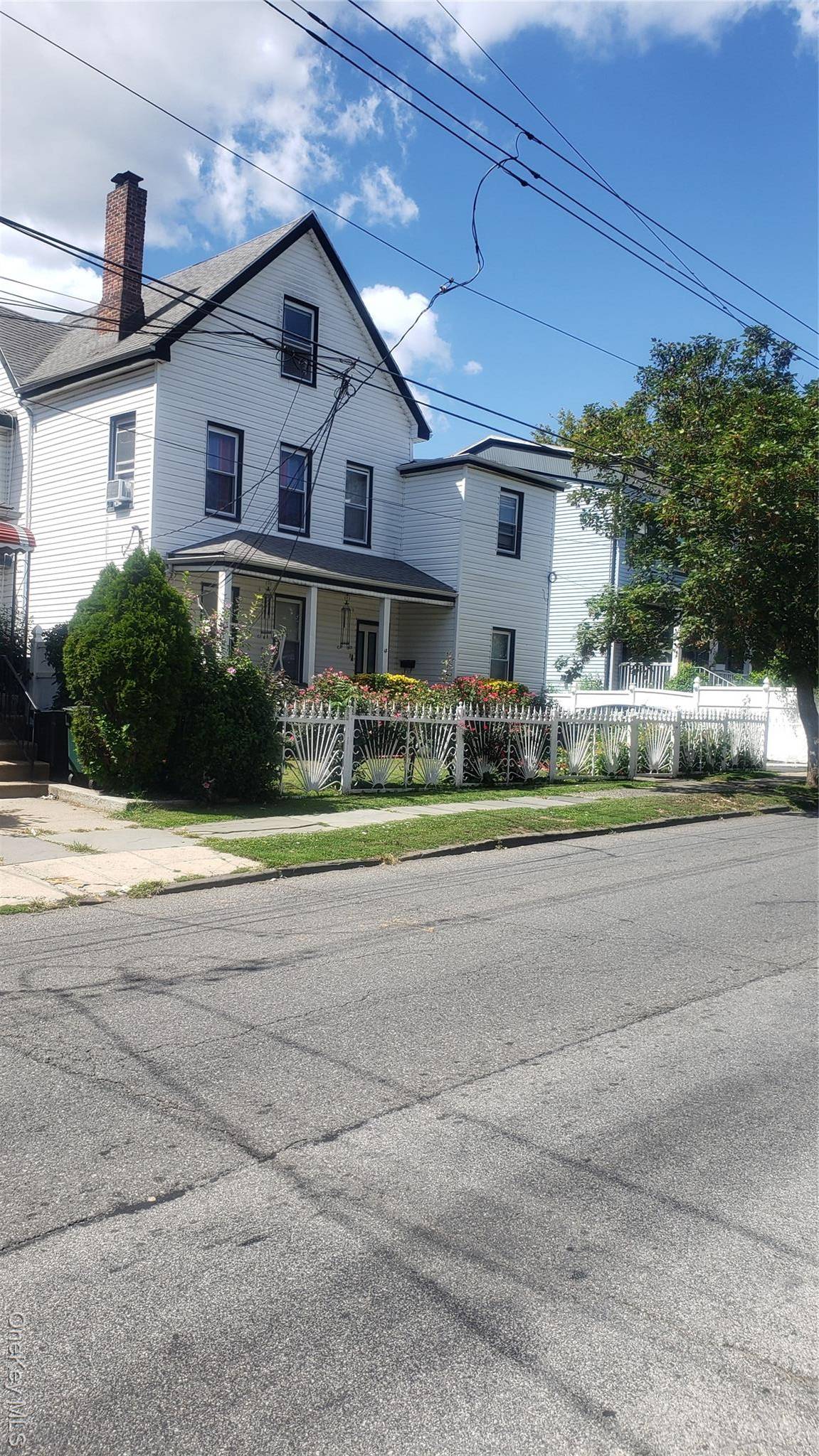 18 S 11th AVE, Mount Vernon, NY 10550