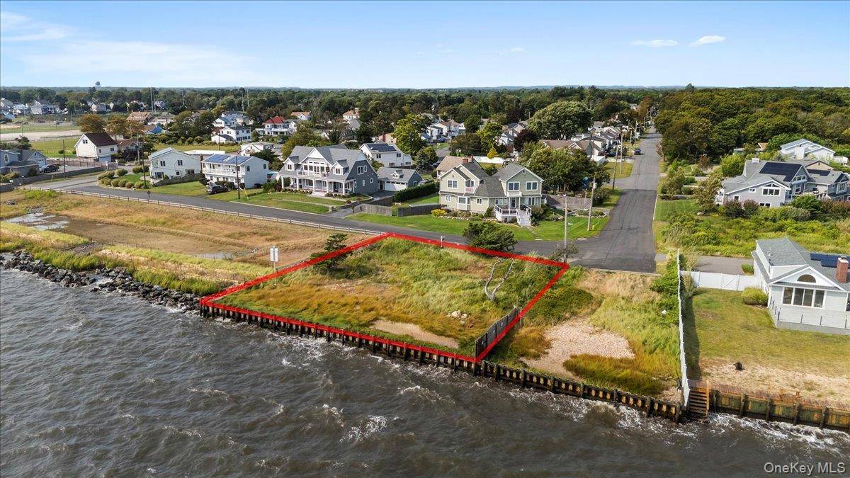 20 S Breeze DR, East Patchogue, NY 11772