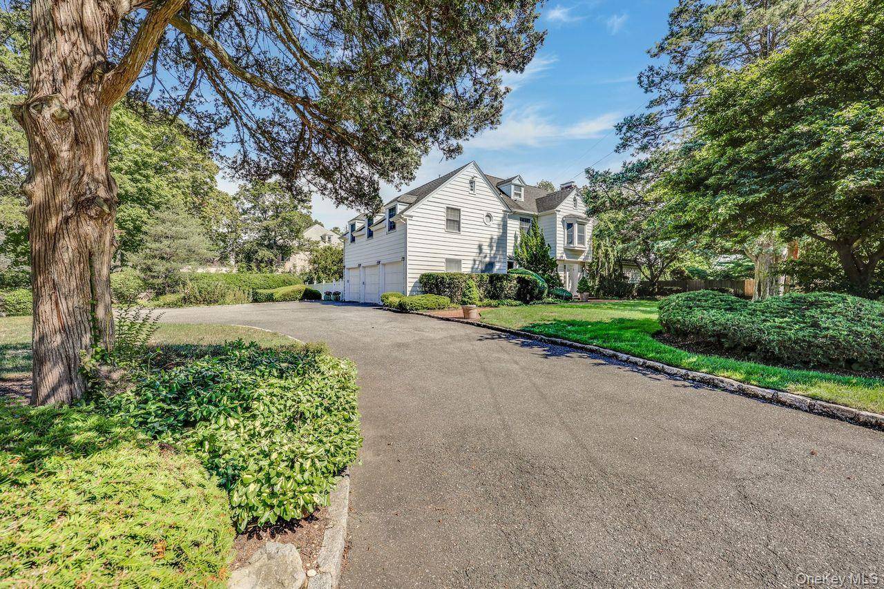 252 Cedar AVE, Hewlett Bay Park, NY 11557