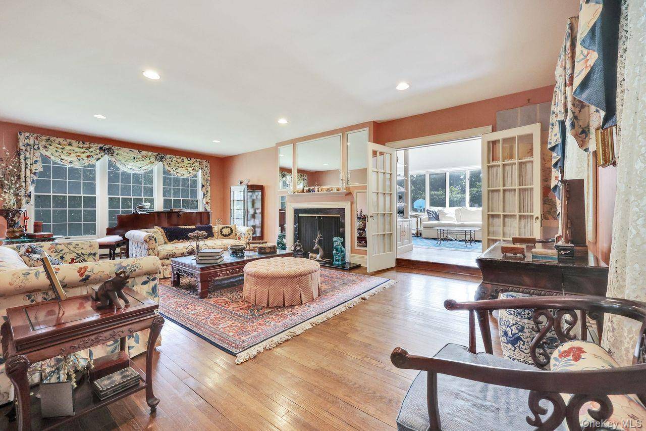 252 Cedar AVE, Hewlett Bay Park, NY 11557