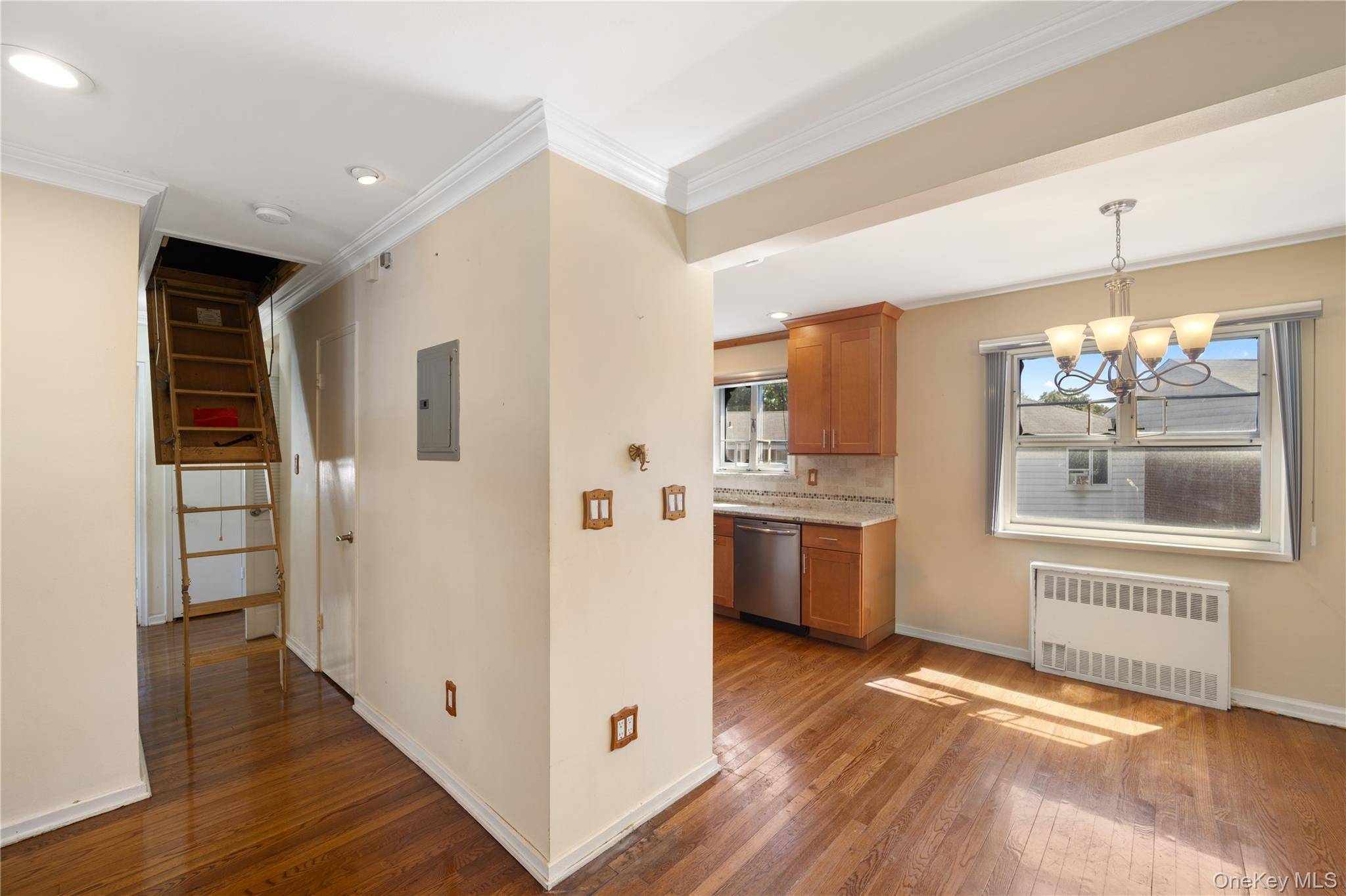 227-16 Hillside AVE #UPPER, Queens Village, NY 11427