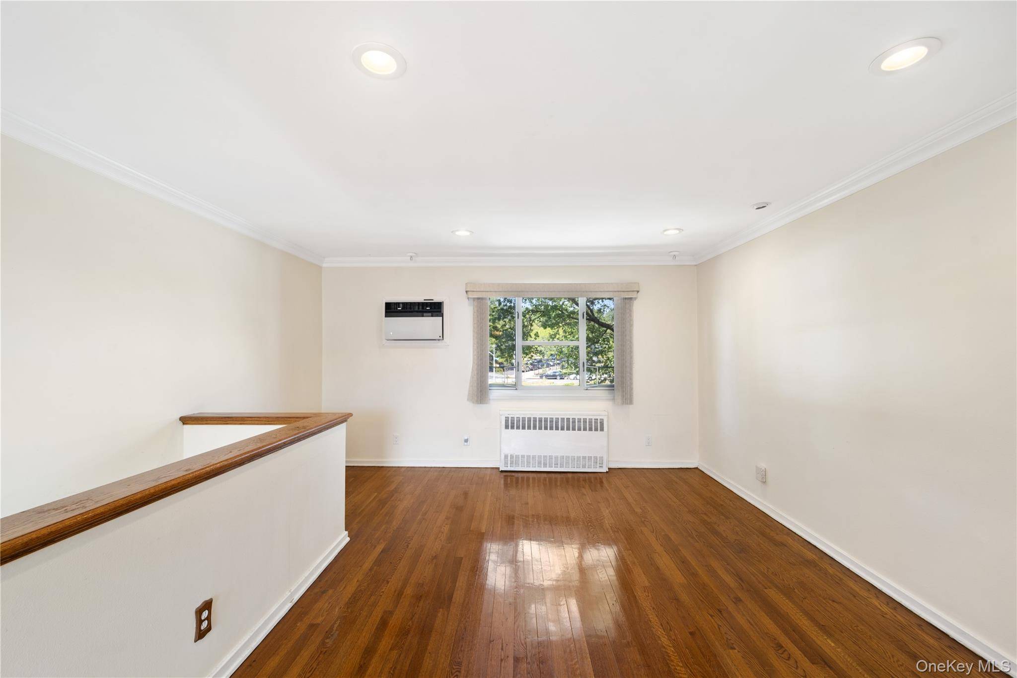 227-16 Hillside AVE #UPPER, Queens Village, NY 11427