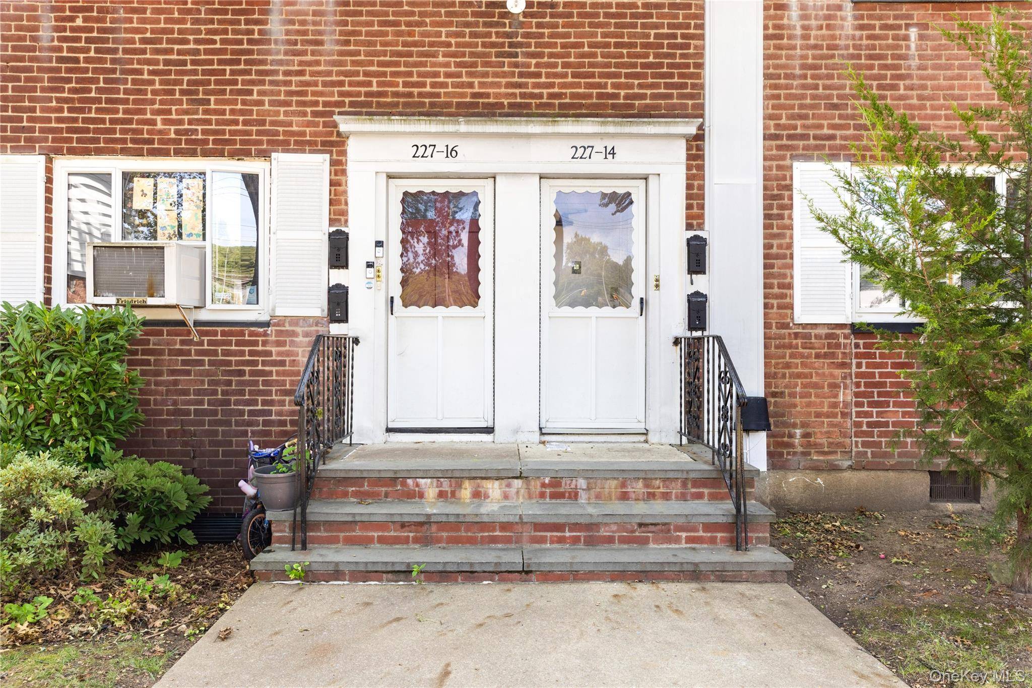 227-16 Hillside AVE #UPPER, Queens Village, NY 11427