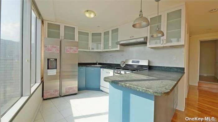 132-03 Sanford AVE #8M, Flushing, NY 11355
