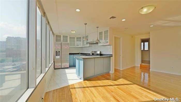 132-03 Sanford AVE #8M, Flushing, NY 11355