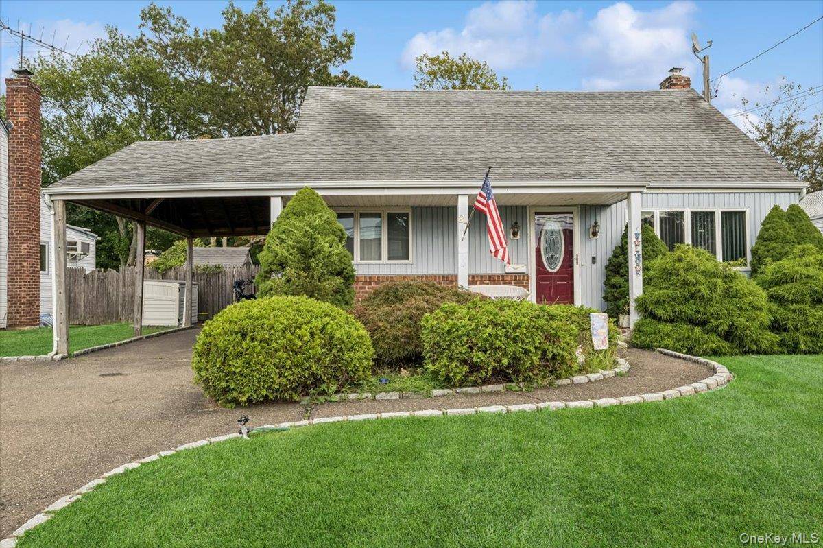 27 Mell Drive, North Babylon, NY 11703