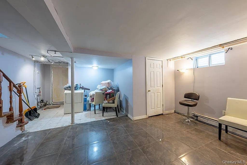 97-29 88th Street ST, Ozone Park, NY 11416